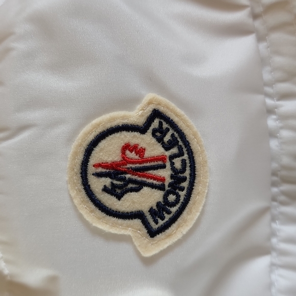 MONCLER BUCKET HAT - Picture 2 of 4